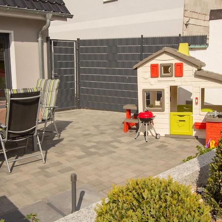 Familienfreundliches Ferienhaus In Kroepelin エクステリア 写真